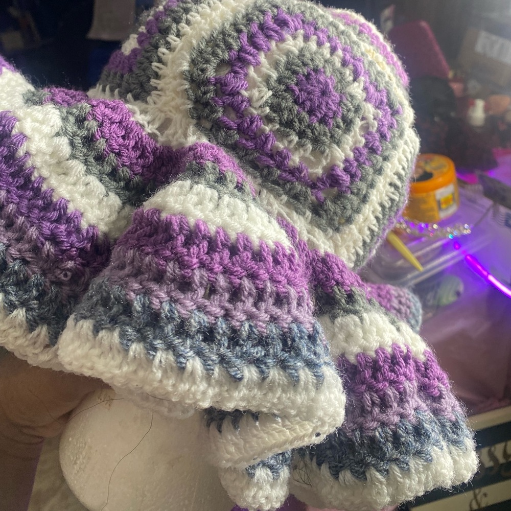 Crocheted Ruffle Hat and matching Scrunchie💜